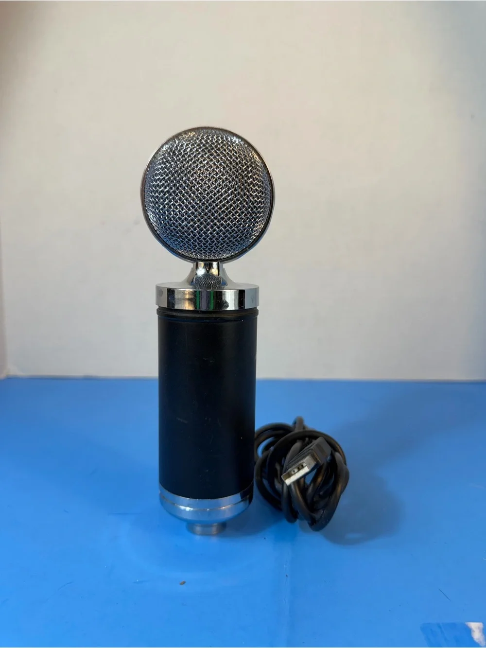 Professional Black USB Microphone - Desktop Recording Mic